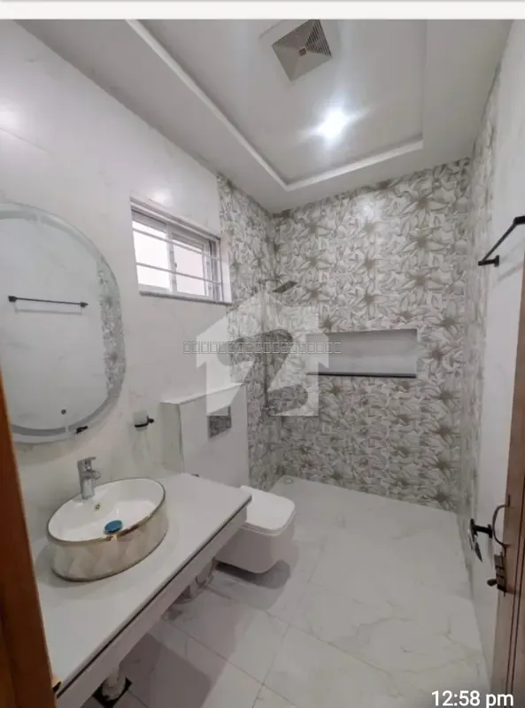 10 Marla House in Kanal View photo 5
